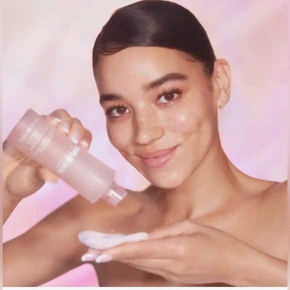 Kylie Cosmetics Kylie Skin Clarifying Exfoliating Toner 5fl oz new - Picture 3 of 3